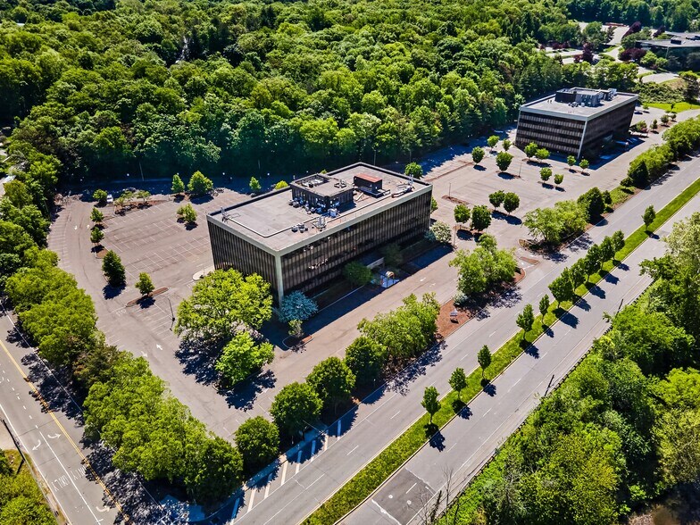 550 Mamaroneck Ave, Harrison, NY à louer - Photo du bâtiment - Image 2 de 25