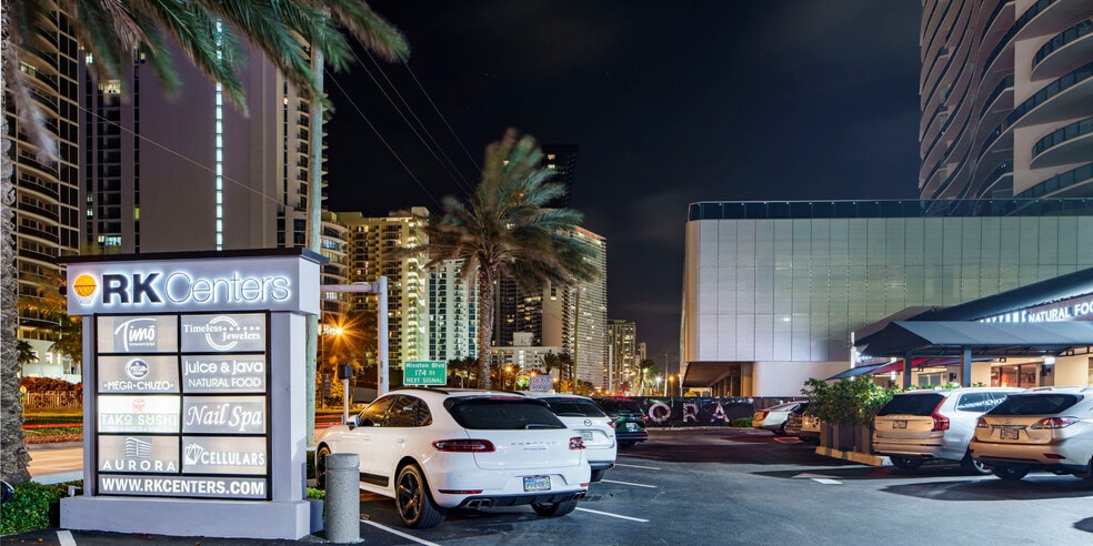 17600-17634 Collins Ave, Sunny Isles Beach, FL for lease - Building Photo - Image 2 of 3