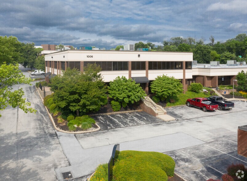 1006 W 9th Ave, King Of Prussia, PA à louer - Photo du bâtiment - Image 1 de 7