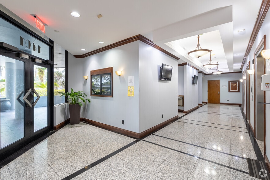 1401 N University Dr, Coral Springs, FL for sale - Lobby - Image 3 of 7