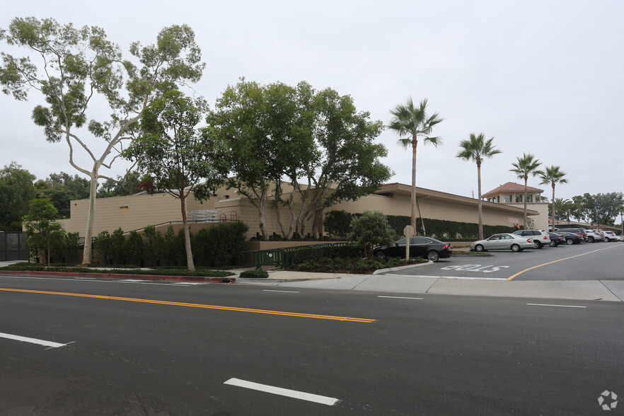 1610-1660 San Miguel Dr, Newport Beach, CA à vendre - Photo principale - Image 1 de 1