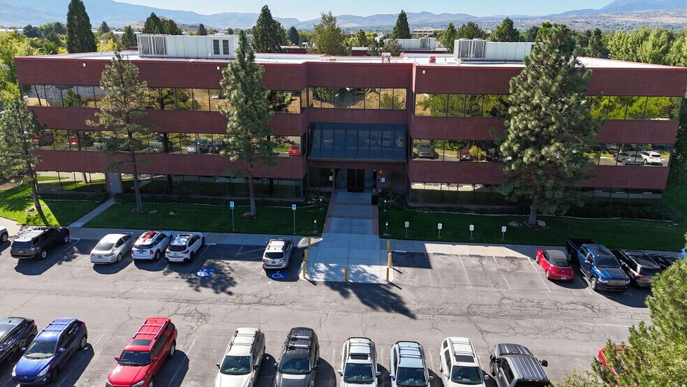 5250 Neil Rd, Reno, NV à louer - Photo du bâtiment - Image 2 de 3