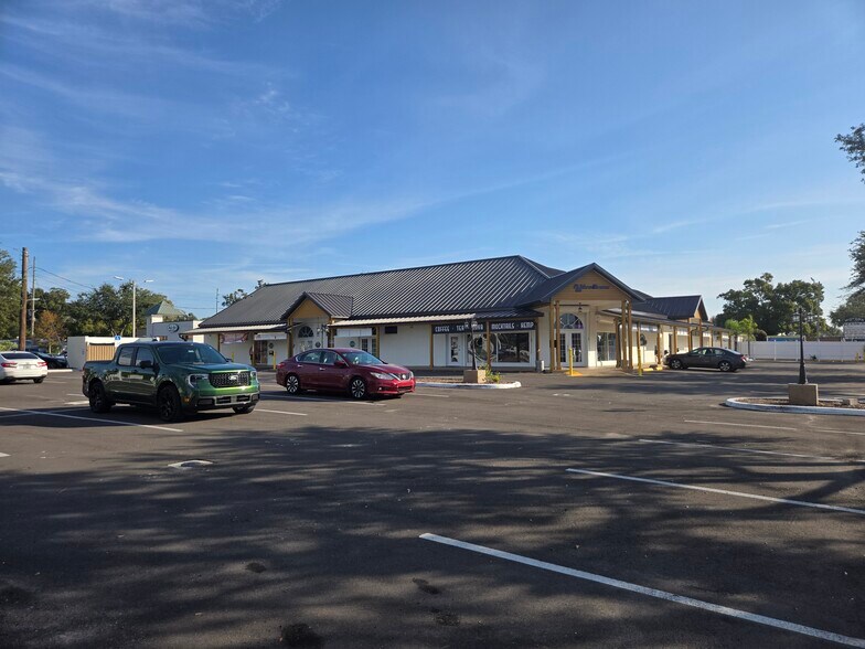 1001 N Macdill Ave, Tampa, FL à louer - Photo du bâtiment - Image 3 de 9