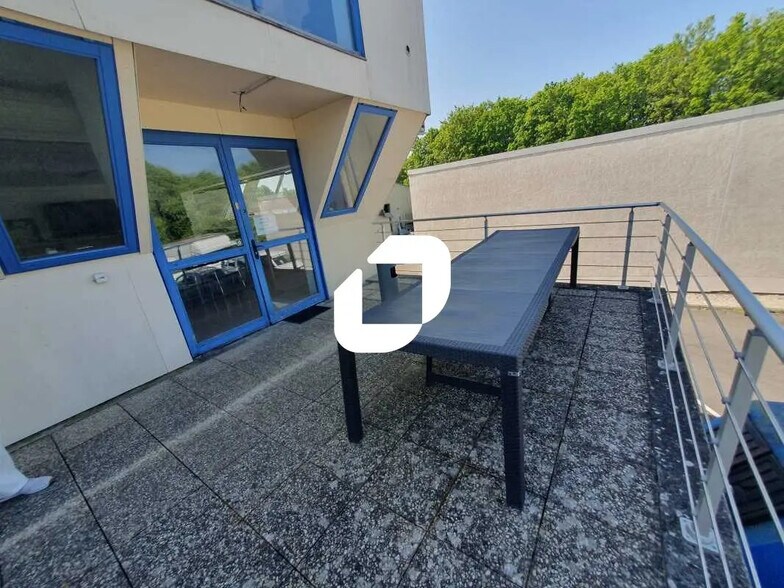 68 Rue De La Croix De L'Orme, Morainvilliers for lease - Building Photo - Image 2 of 11