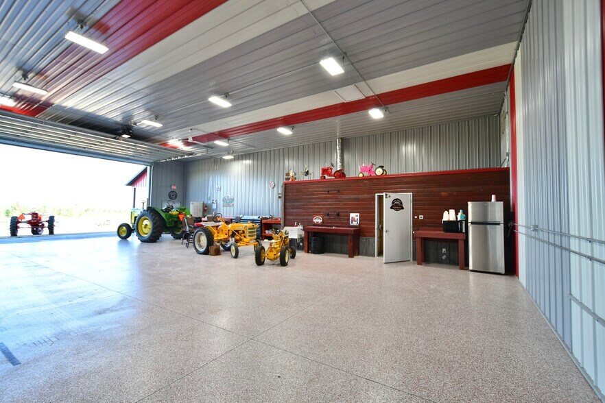 1095 Bioscience Dr SE, Pine Island, MN à vendre - Photo intérieure - Image 3 de 11