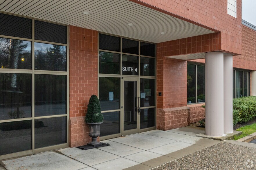 25 Forbes Blvd, Foxborough, MA à louer - Photo du bâtiment - Image 2 de 5