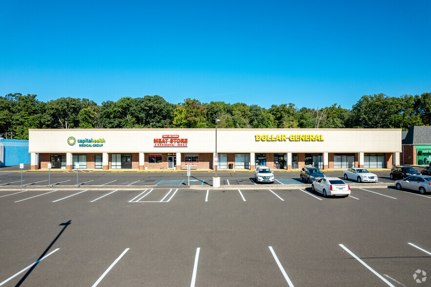 4537-4551 New Falls Rd, Levittown, PA for lease - Building Photo - Image 3 of 7