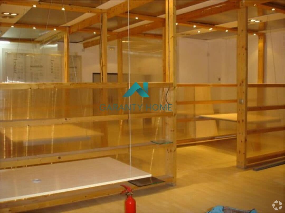 Madrid, MAD 28021 - - - Interior Photo - Image 2 of 7