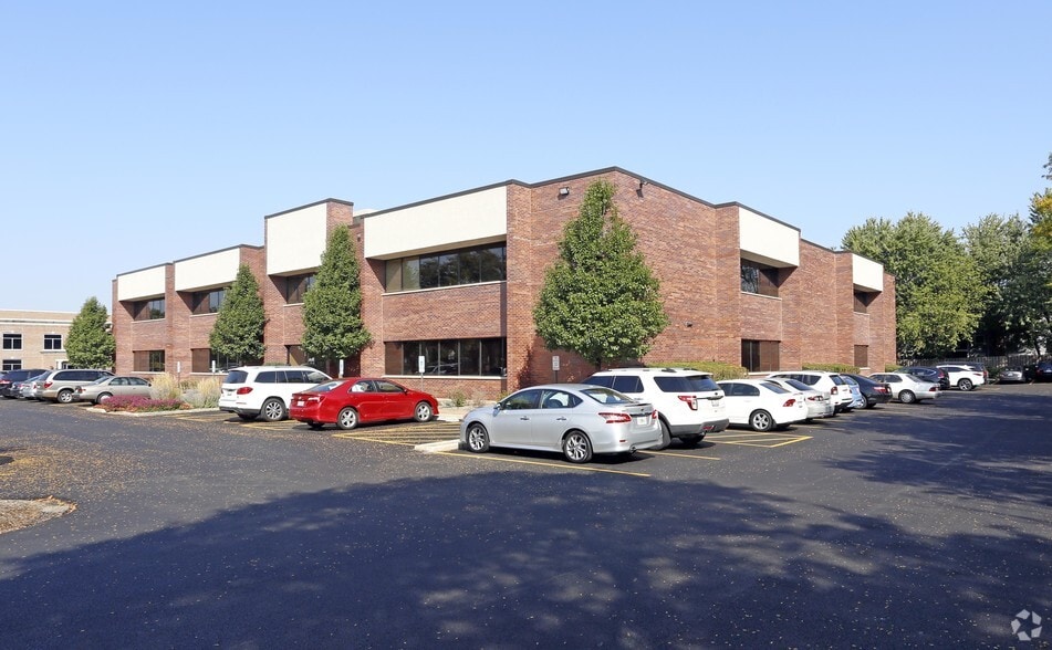 1614 W Central Rd, Arlington Heights, IL for lease - Primary Photo - Image 2 of 6
