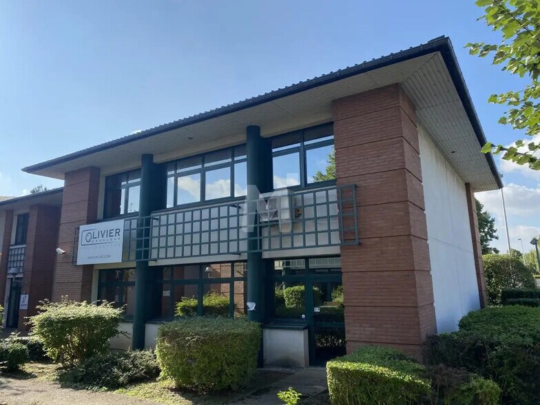 Bureau dans Évry-Courcouronnes à louer - Photo du bâtiment - Image 3 de 3