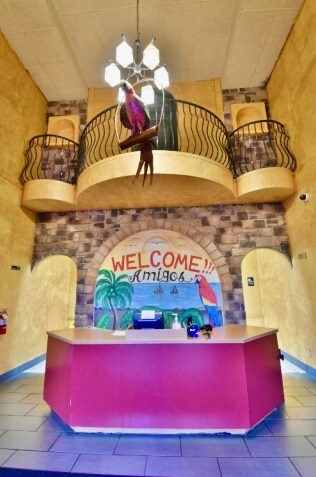 1001 Division St, Waite Park, MN à vendre - Photo intérieure - Image 2 de 10