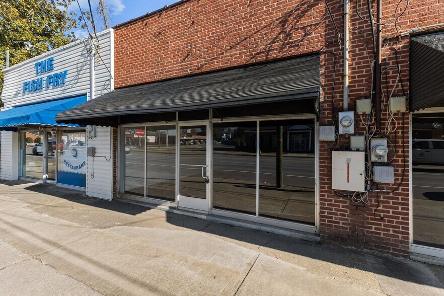 1007 S Main St, Lillington, NC à louer - Photo principale - Image 1 de 1