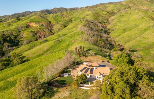 8725 Quail Canyon Rd, Vacaville, CA à vendre - Photo du bâtiment - Image 1 de 64