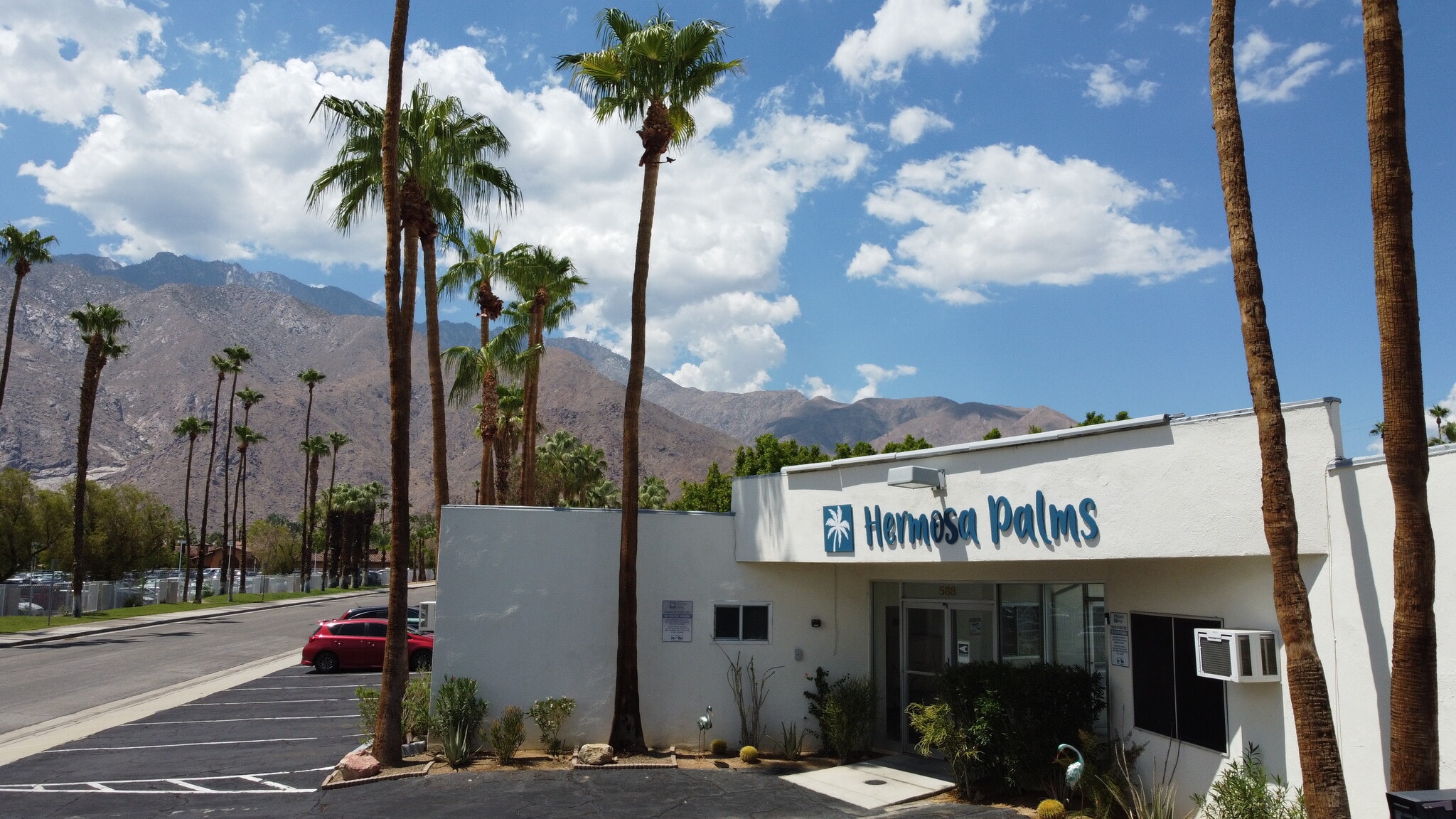 588 E Mel Ave, Palm Springs, CA à vendre Photo du bâtiment- Image 1 de 21