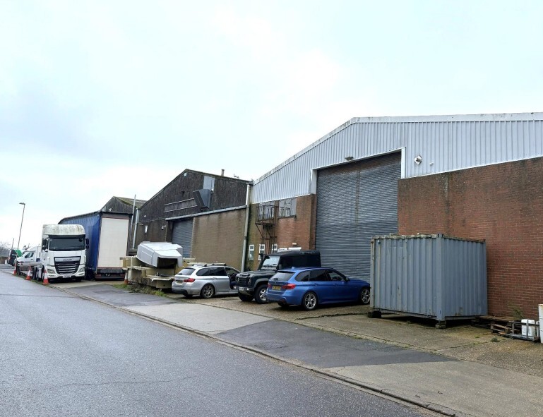 6-10 Queensway, New Milton for sale Primary Photo- Image 1 of 2