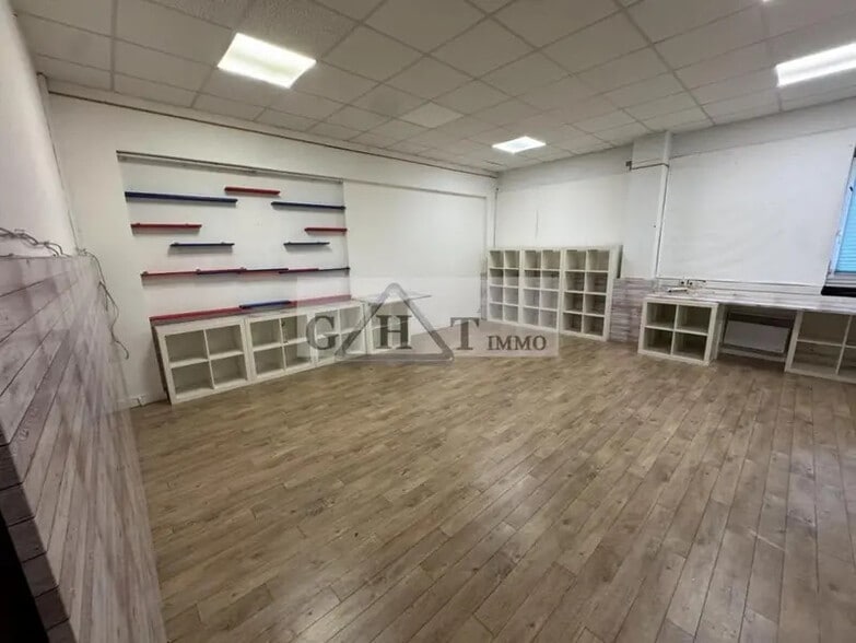 Office in Igny for lease - Interior Photo - Image 2 of 3