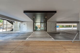 3400 Oak Grove Ave, Dallas, TX à louer Photo du bâtiment- Image 2 de 2