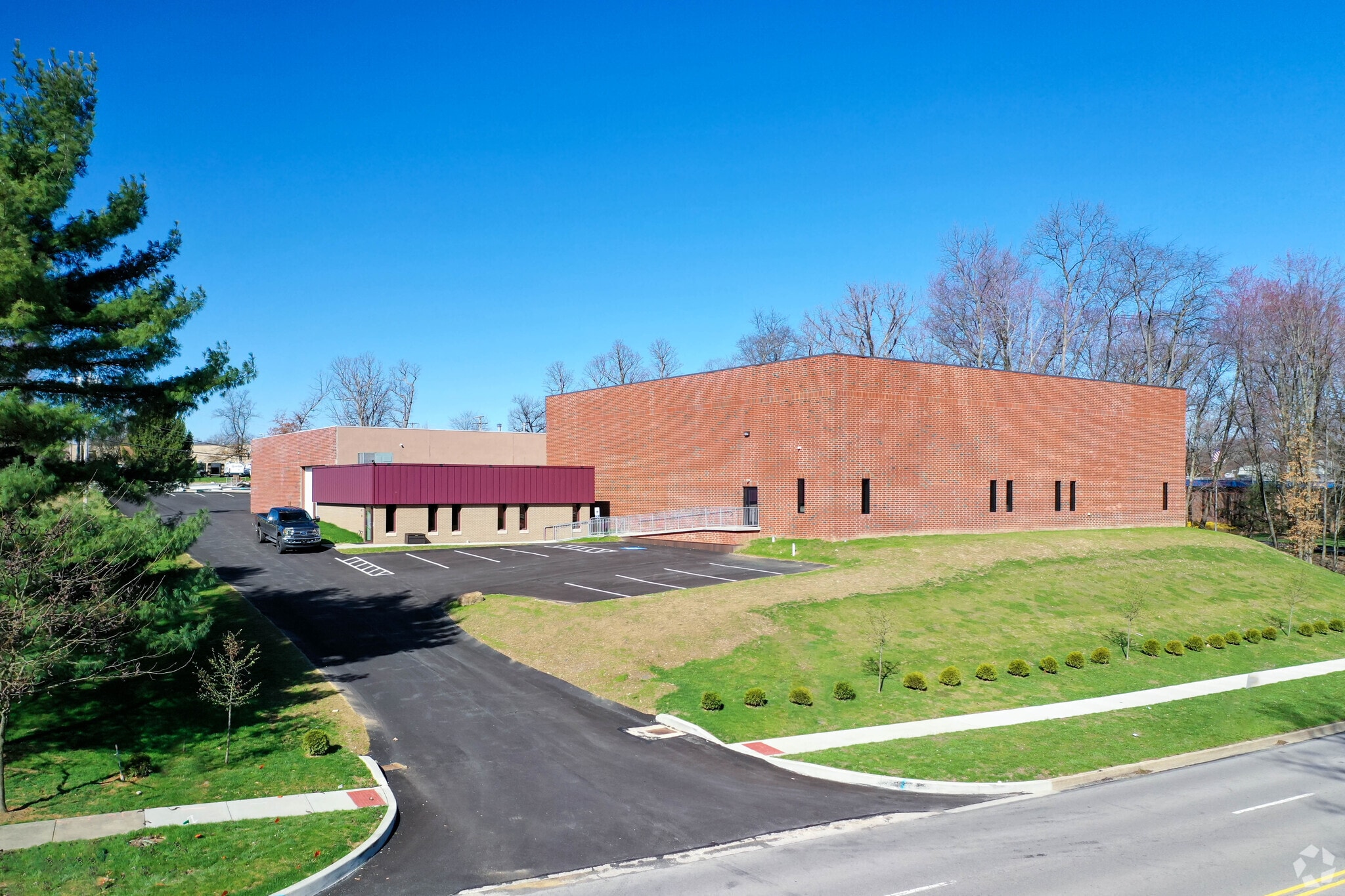 200 Commonwealth Dr, Warrendale, PA for lease Primary Photo- Image 1 of 4