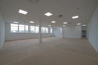 560 S 3rd Ave, Mount Vernon, NY à louer Photo du bâtiment- Image 2 de 5