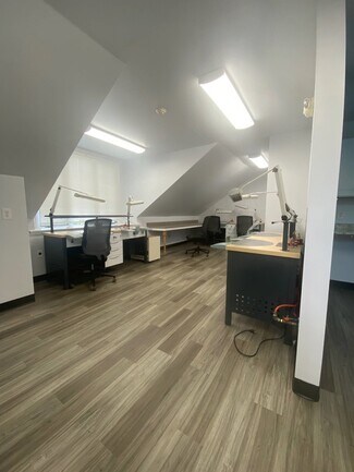 Plus de détails pour 600 Newtown Rd, Villanova, PA - Bureau à vendre