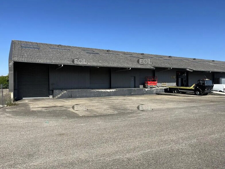 Industriel dans Corbas à louer - Photo du bâtiment - Image 2 de 11