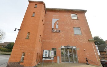 Lower Bond St, Hinckley à louer Photo du bâtiment- Image 1 de 6