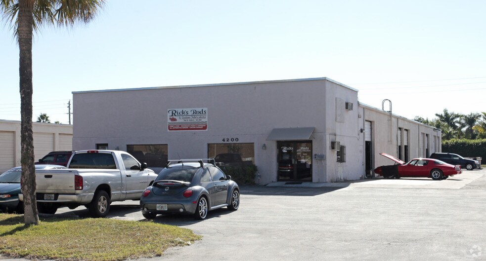 4200 Westroads Dr, West Palm Beach, FL à louer - Photo du bâtiment - Image 2 de 2