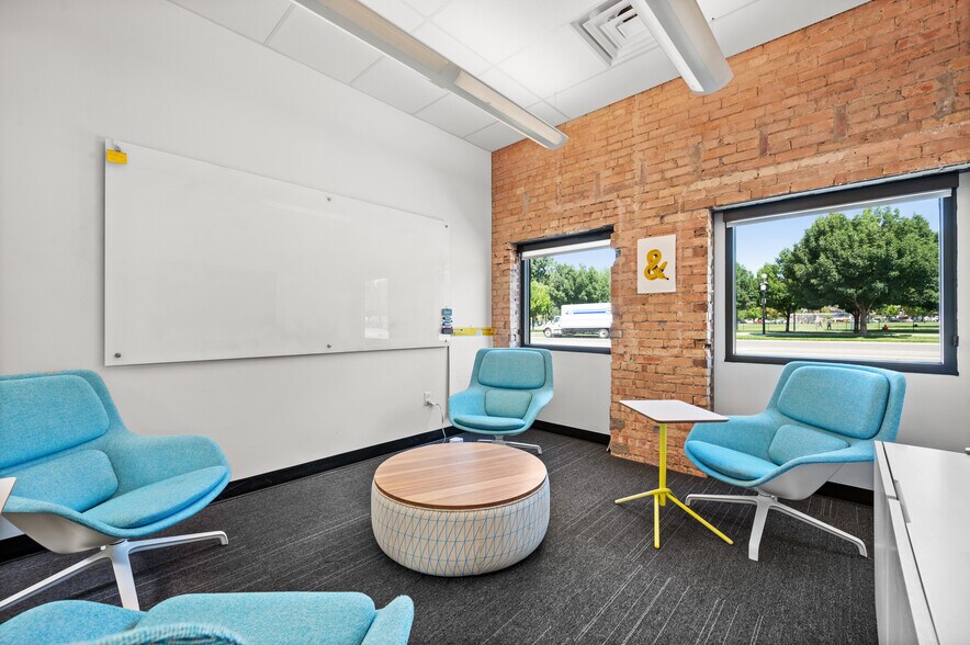 343 W 400 S, Salt Lake City, UT for lease - Interior Photo - Image 2 of 16