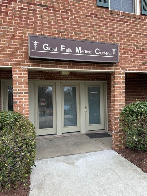 1142-1148 Walker Rd, Great Falls, VA 22066 - Unit Unit B -  - Interior Photo - Image 1 of 10