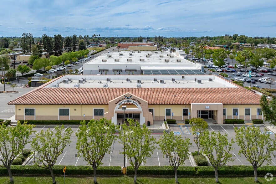 649 S County Center Dr, Visalia, CA à vendre - Aérien - Image 2 de 10