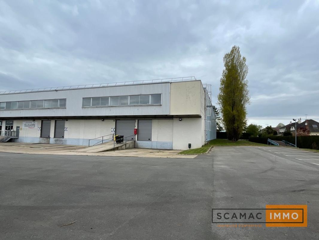 Industrial in MORANGIS for lease Building Photo- Image 1 of 12