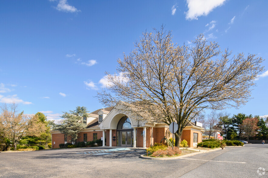 709 Haddonfield Berlin Rd, Voorhees, NJ for sale - Primary Photo - Image 1 of 22