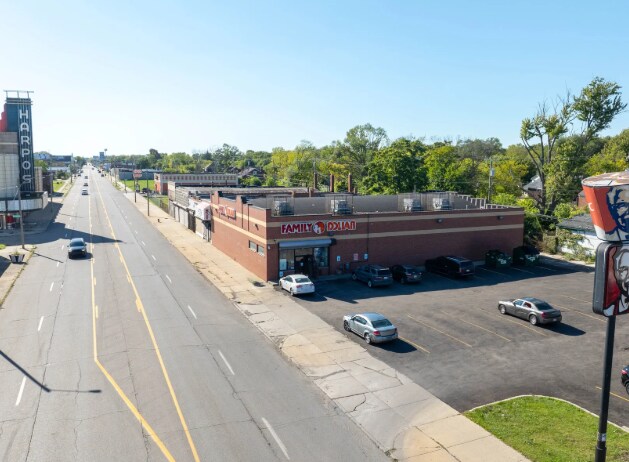 14305 Harper Ave, Detroit, MI à vendre - Photo du bâtiment - Image 2 de 5