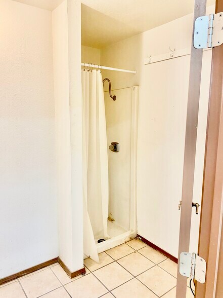 401 S Eagle Ln, Oklahoma City, OK à louer - Photo du bâtiment - Image 3 de 10