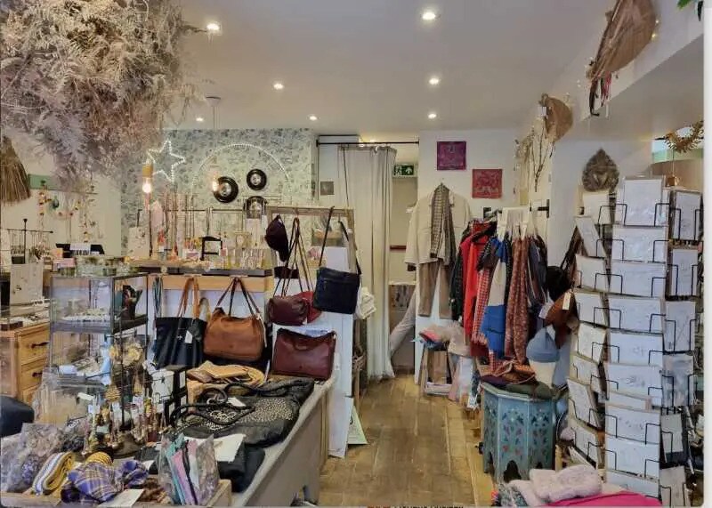 Retail in Paris for lease - Interior Photo - Image 3 of 7