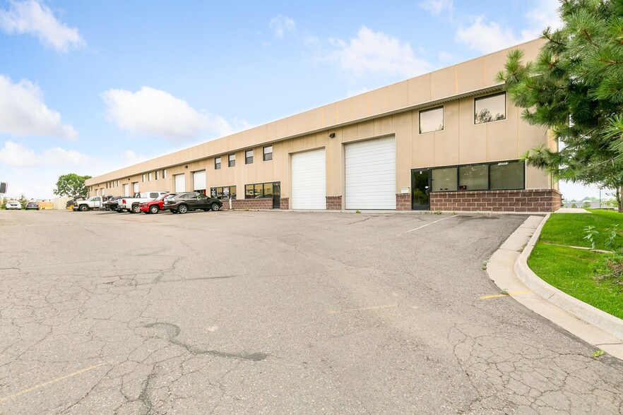 14883 E Hinsdale Ave, Centennial, CO à vendre - Photo du bâtiment - Image 3 de 22