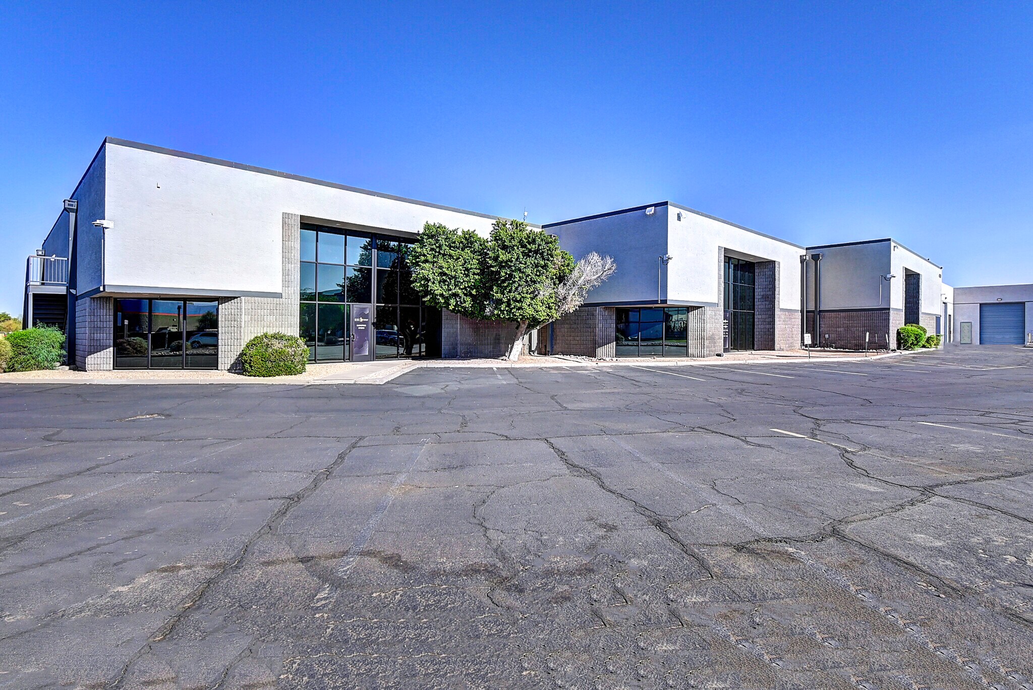 4830 S 38th St, Phoenix, AZ à vendre Photo du bâtiment- Image 1 de 11