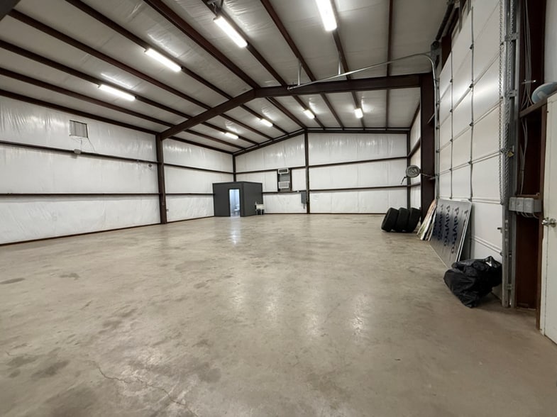 8011 E County Road 90, Midland, TX for lease - Building Photo - Image 3 of 16