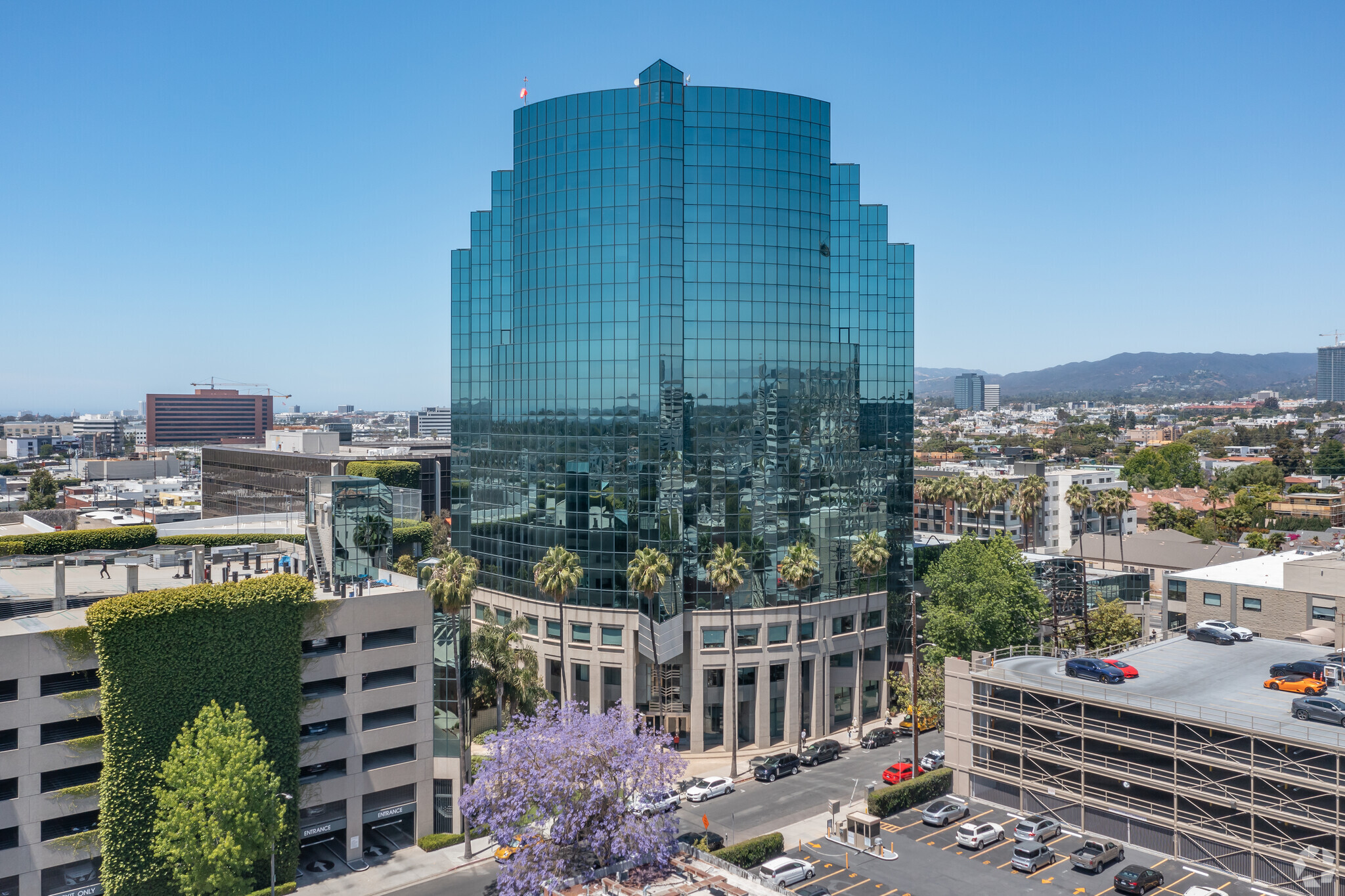 11400 W Olympic Blvd, Los Angeles, CA à louer Photo du b timent- Image 1 de 10