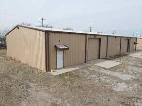 11647 Armetco Dr, Justin, TX à louer Photo du bâtiment- Image 2 de 8