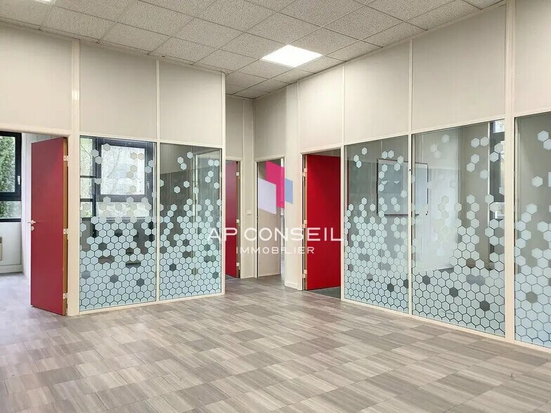 Bureau dans Guyancourt à louer - Photo intérieure - Image 2 de 5