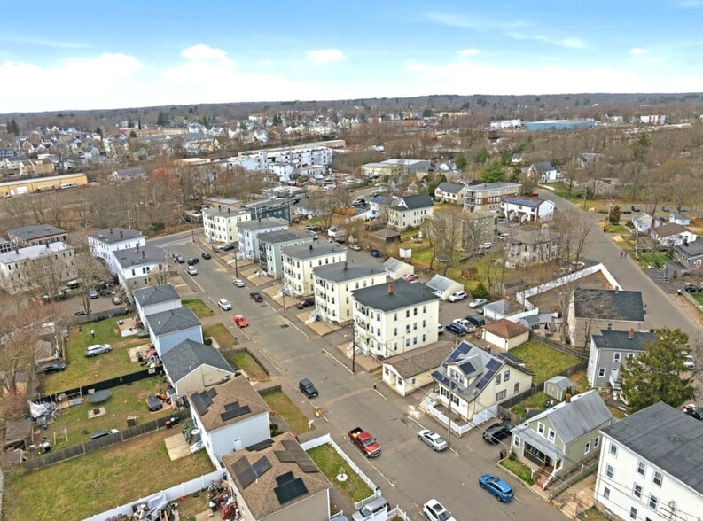 The Bellevue Portfolio portefeuille de 5 propriétés à vendre sur LoopNet.ca - Photo du bâtiment - Image 2 de 10