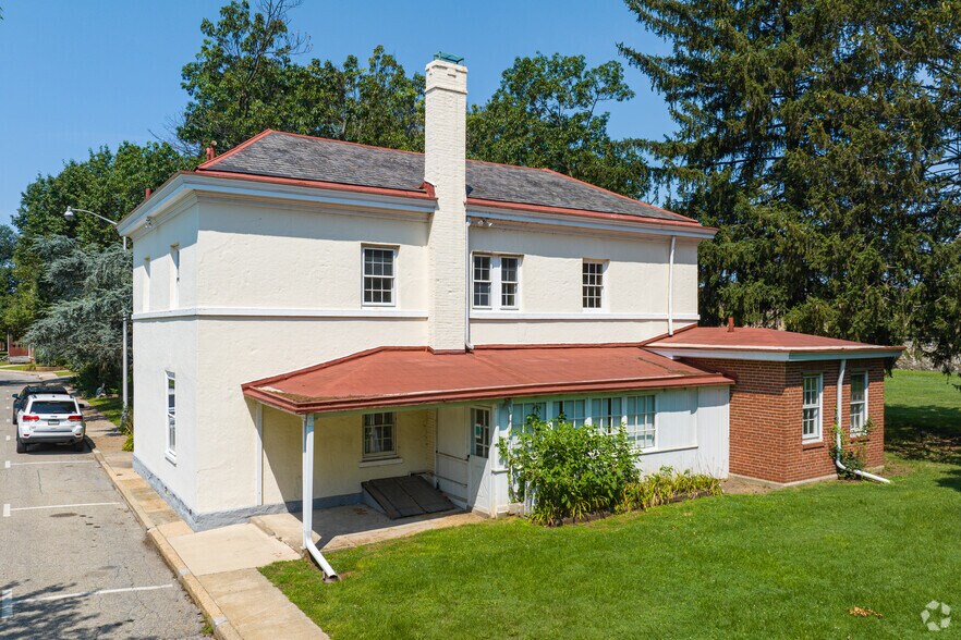 2275 Bridge St- Building 6, Philadelphia, PA à vendre - Photo du bâtiment - Image 1 de 22