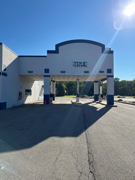 1200-1220 W Parnell Rd, Jackson, MI à louer - Photo du bâtiment - Image 2 de 5