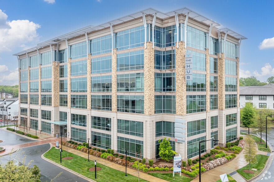 6210 Ardrey Kell Rd, Charlotte, NC for lease - Primary Photo - Image 1 of 24