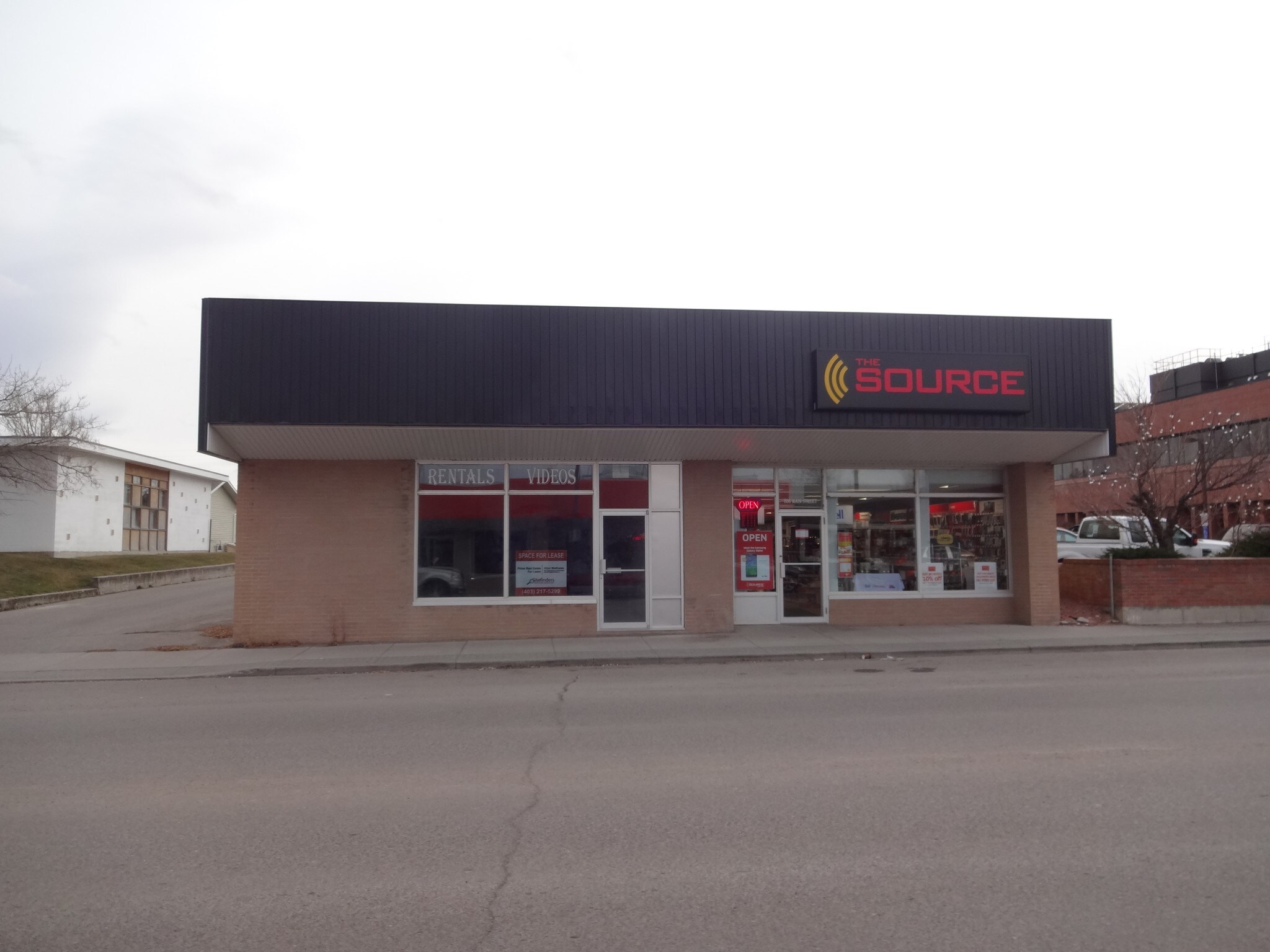 806 Main St, Pincher Creek No 9, AB for sale Building Photo- Image 1 of 1