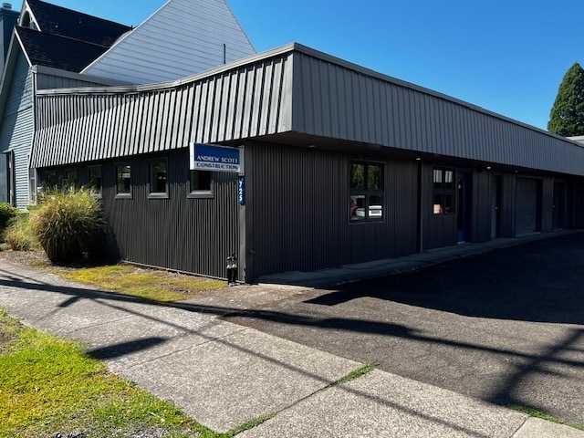 725 NE 4th St, Mcminnville, OR for lease Building Photo- Image 1 of 7