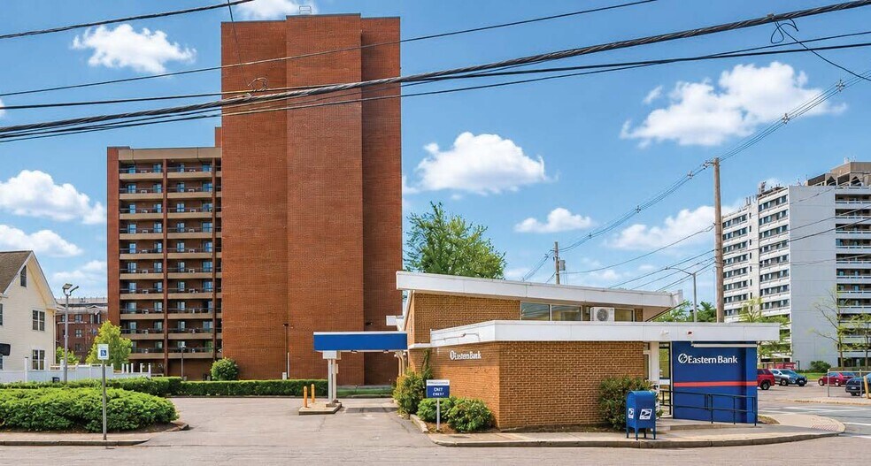 34 Chapman St, Quincy, MA à vendre - Photo du bâtiment - Image 2 de 6