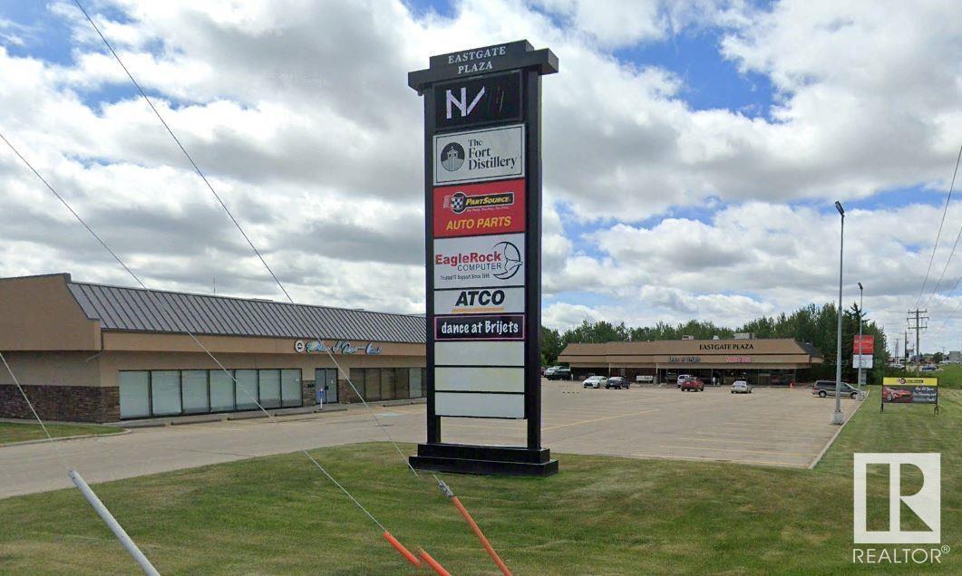 8818 111th St, Fort Saskatchewan, AB à vendre Photo principale- Image 1 de 1