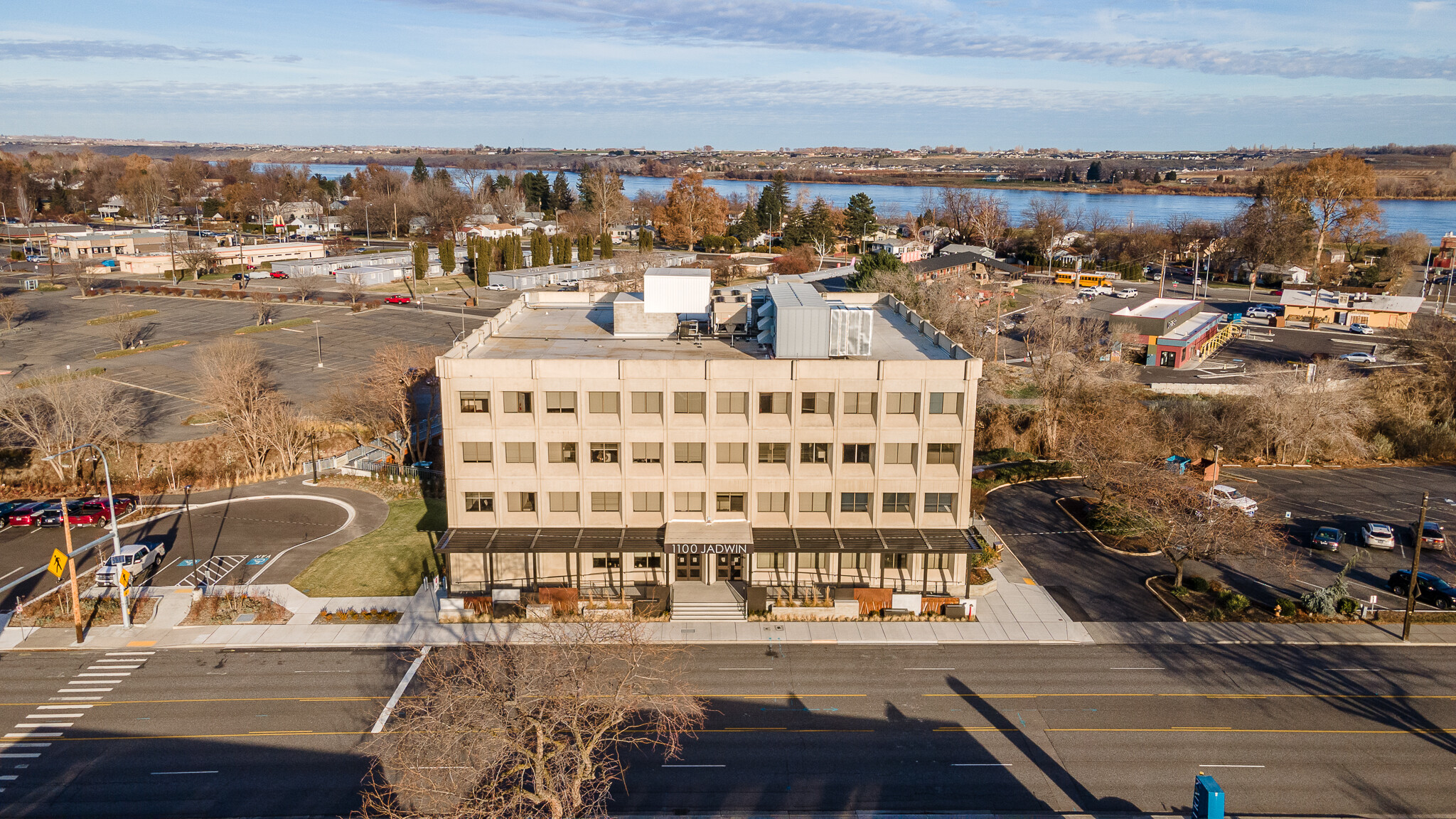 1100 Jadwin Ave, Richland, WA for lease Building Photo- Image 1 of 6